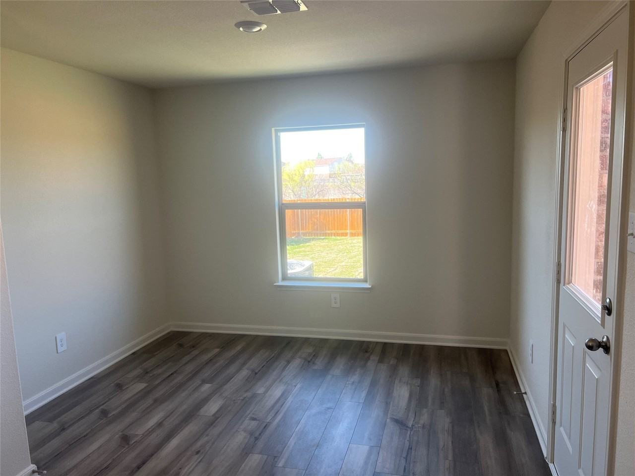 3005 Boran Dr - Photo 7 of 20