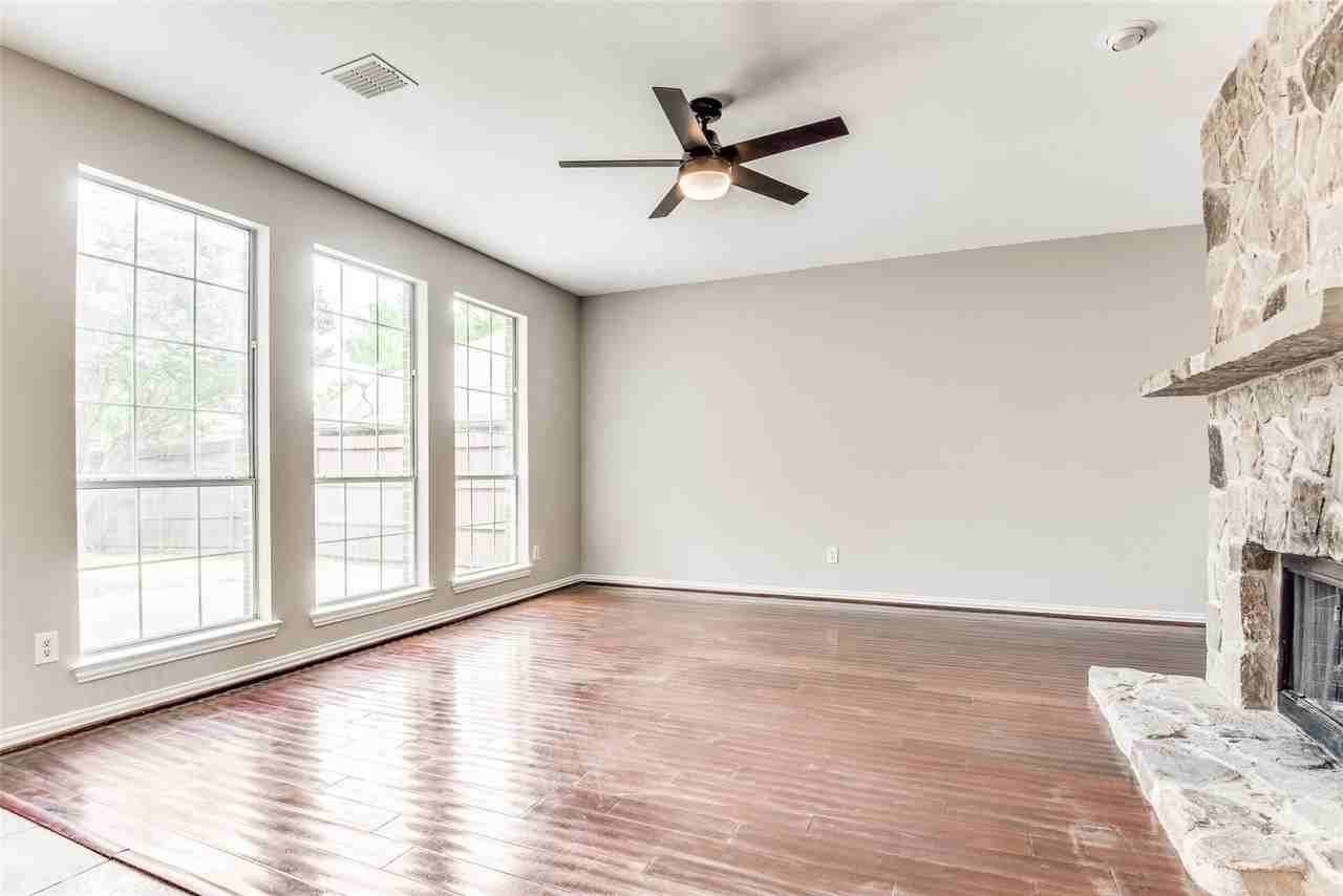 15704 Grove Crest Dr - Photo 5 of 24