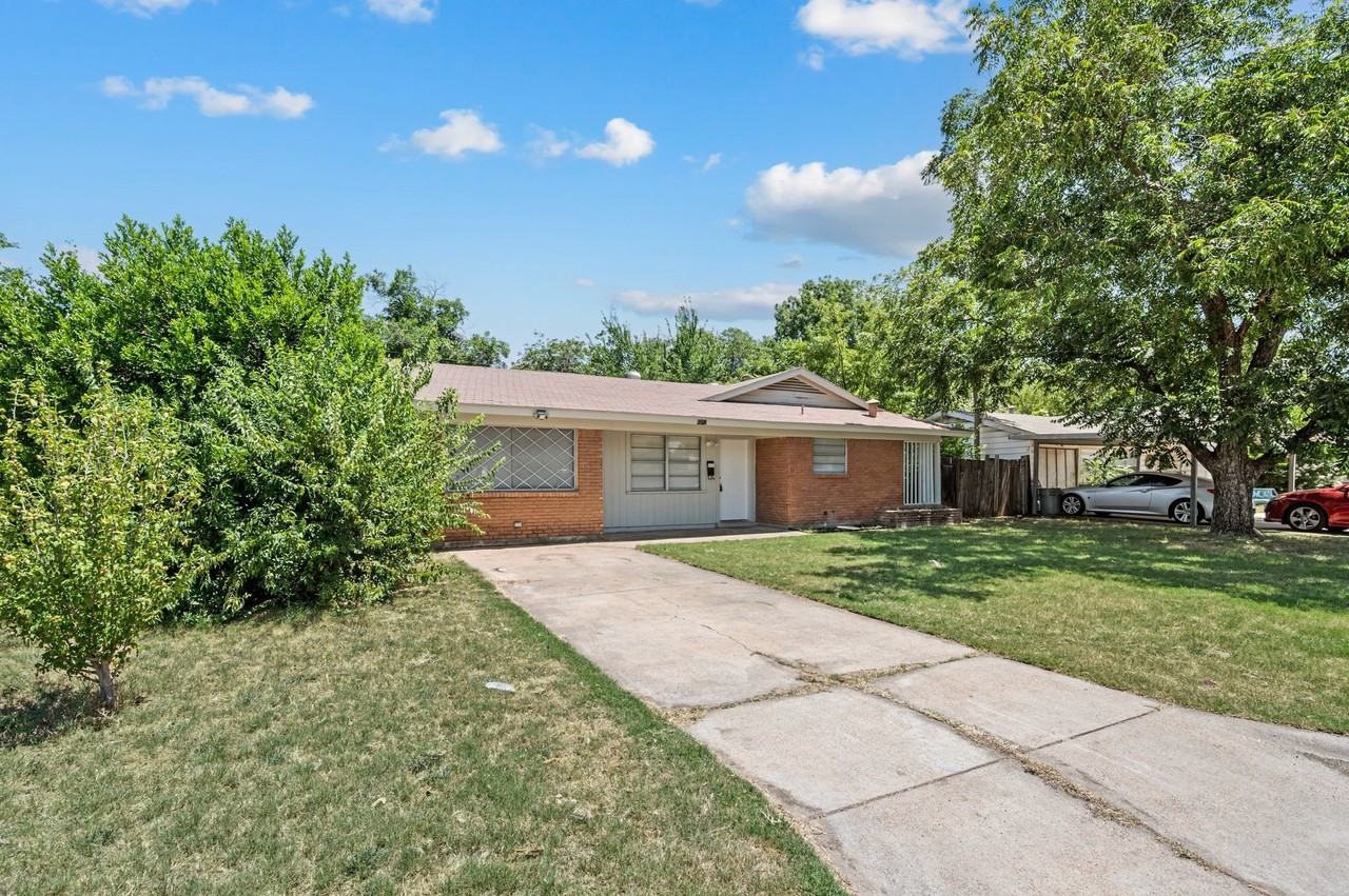 5213 Santa Rosa Dr - Photo 2 of 27