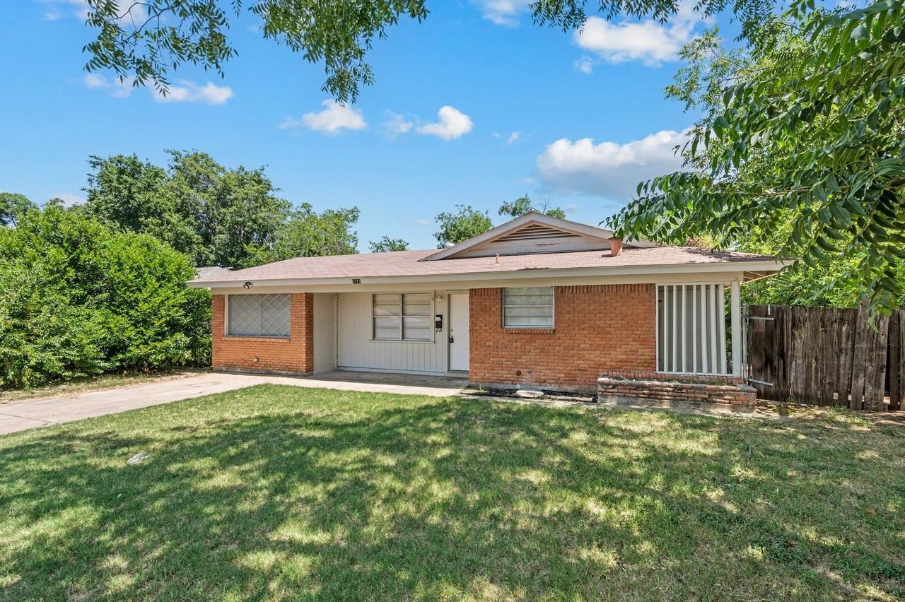 5213 Santa Rosa Dr - Photo 3 of 27