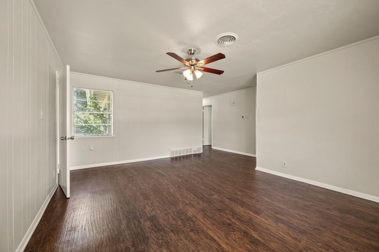 5213 Santa Rosa Dr - Photo 5 of 27