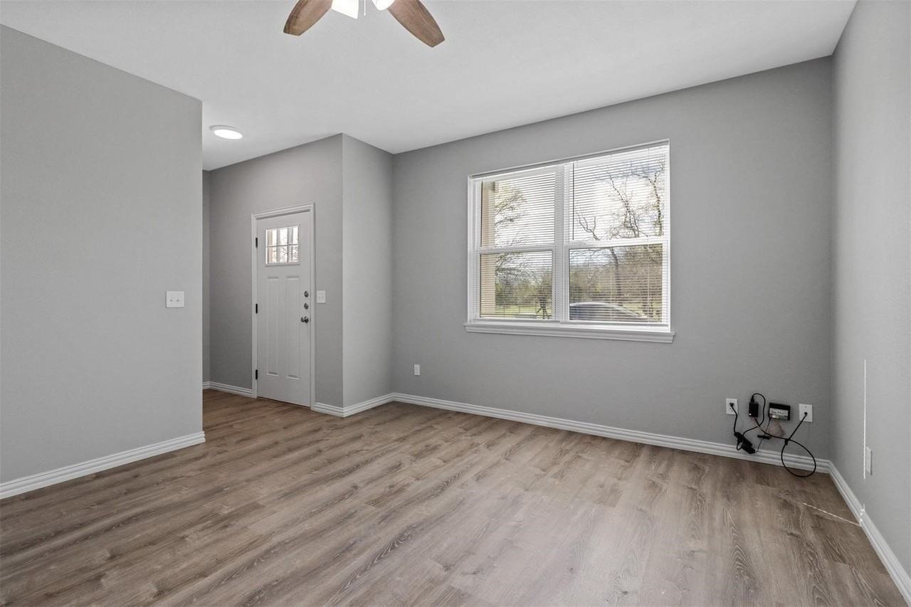 525 E Ball St #525 - Photo 4 of 16