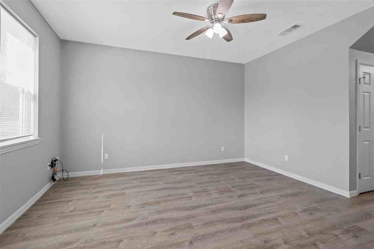 525 E Ball St #525 - Photo 5 of 16