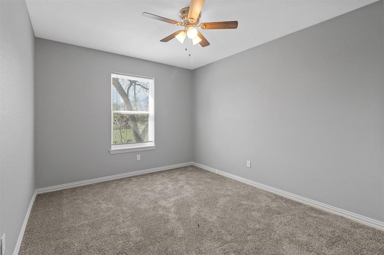525 E Ball St #525 - Photo 7 of 16