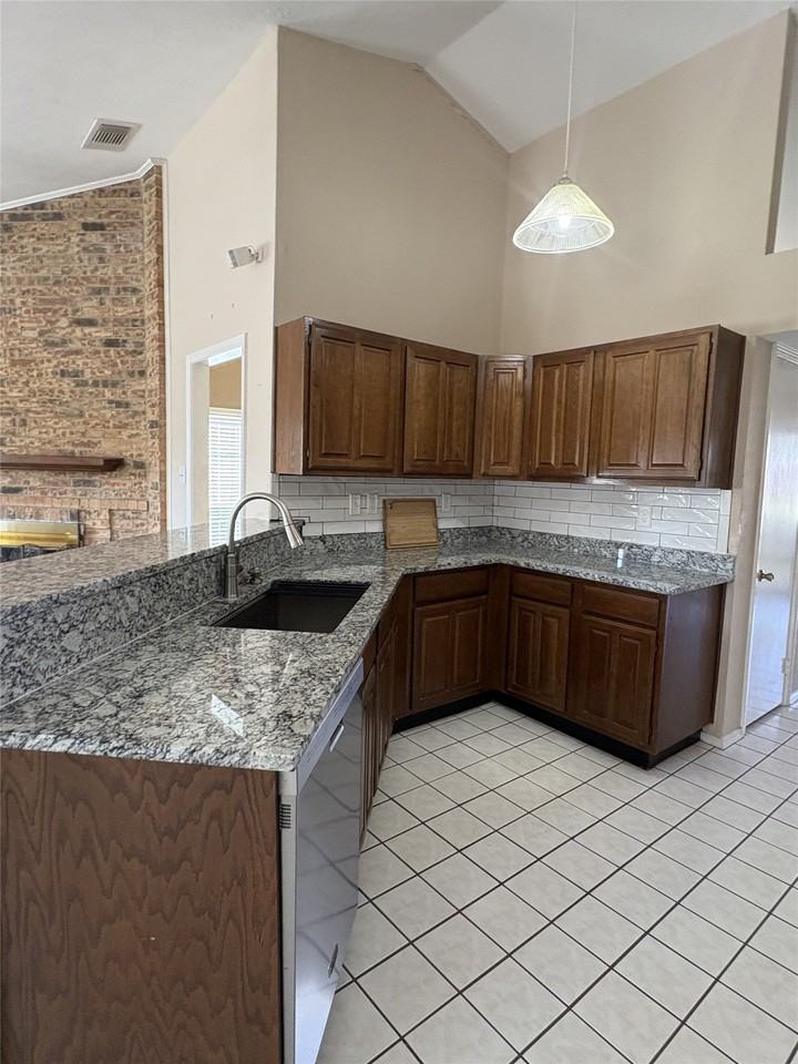 3610 Willowood Dr - Photo 6 of 16