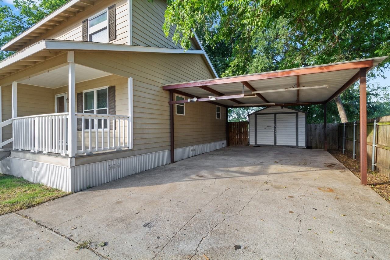 6301 Sydney Dr - Photo 3 of 29