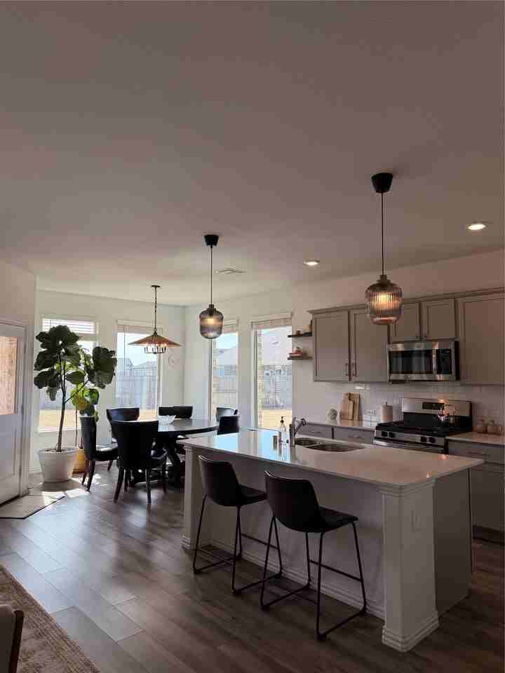 3120 Riddler Way - Photo 3 of 33