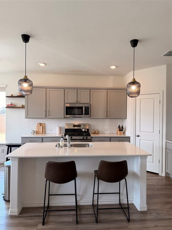 3120 Riddler Way - Photo 5 of 33