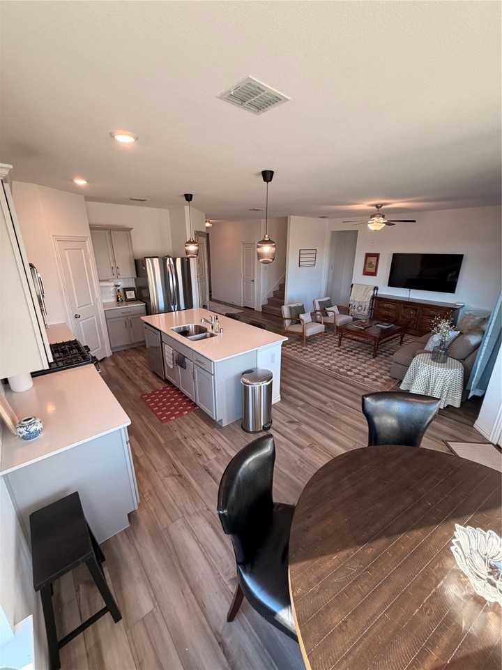 3120 Riddler Way - Photo 6 of 33