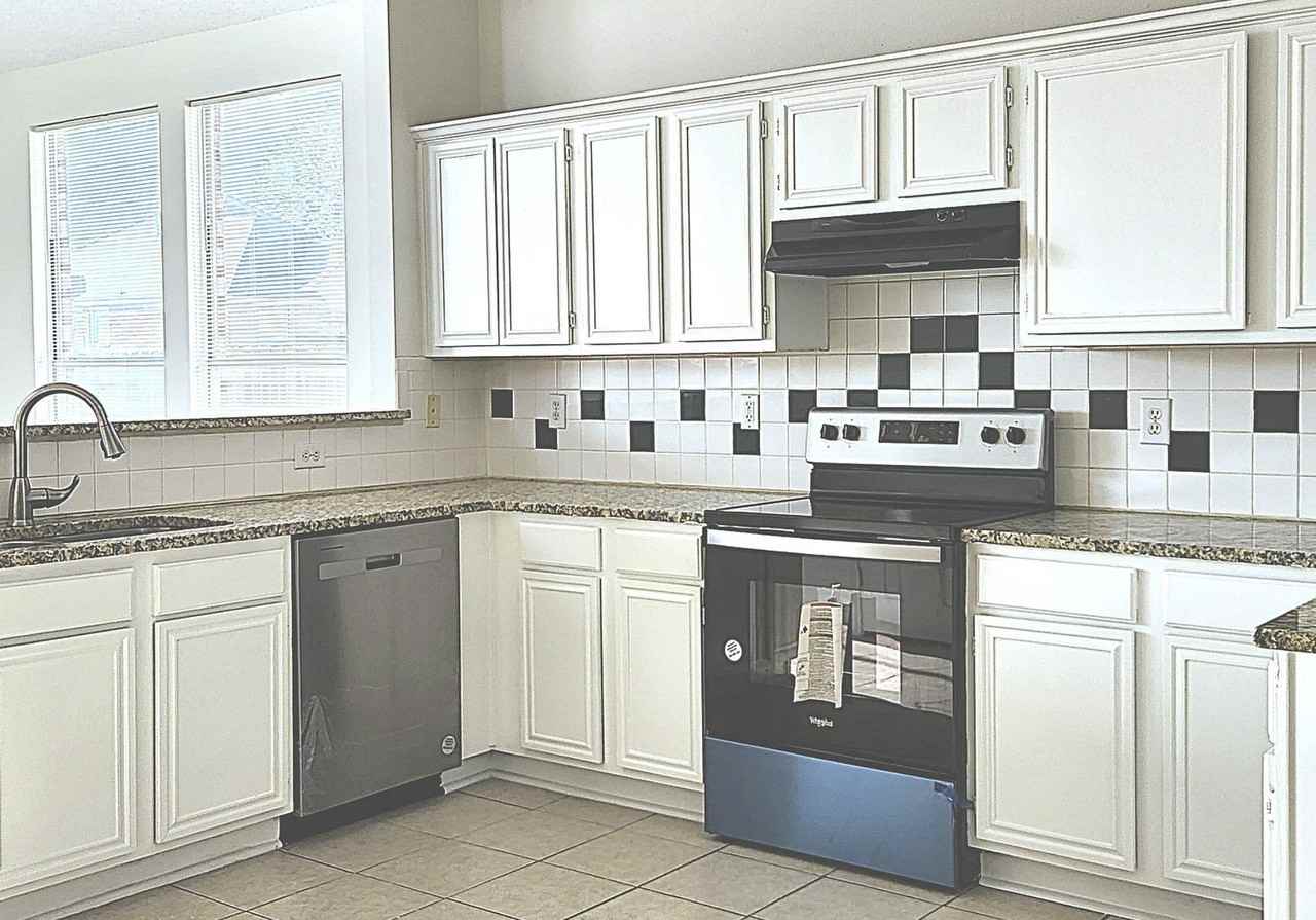 3917 Rushden Ct - Photo 3 of 13