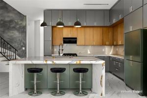 featured image of 1022 Bow St