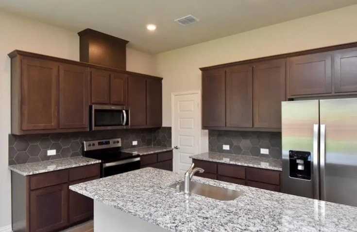 2721 Donella Dr - Photo 4 of 6