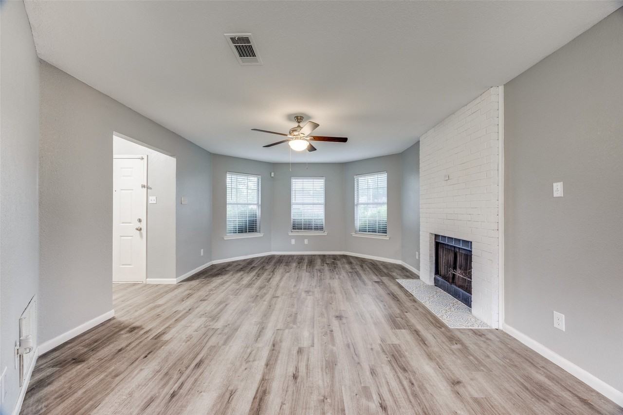 4817 Hara Ln - Photo 3 of 20