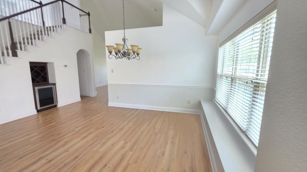 11516 Round Leaf Dr - Photo 4 of 28