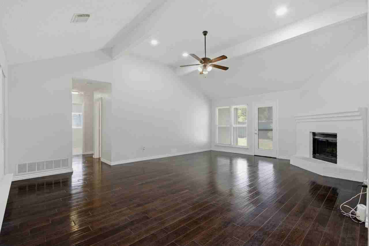 5005 Frontier Ln - Photo 6 of 29