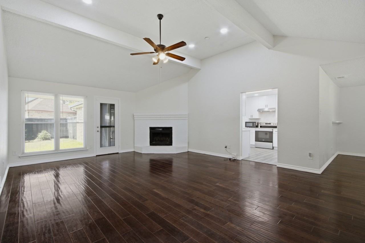 5005 Frontier Ln - Photo 7 of 29