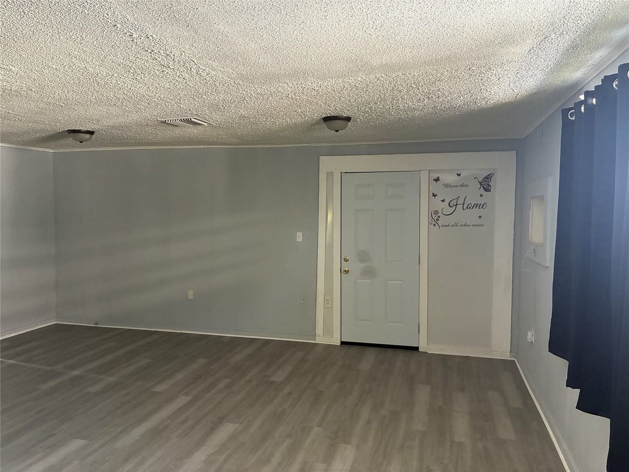 329 Berry St - Photo 4 of 23