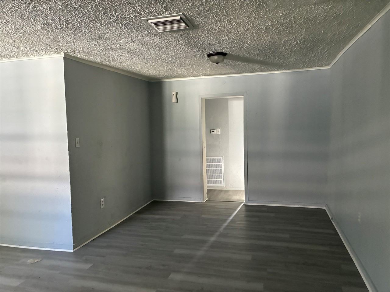 329 Berry St - Photo 5 of 23