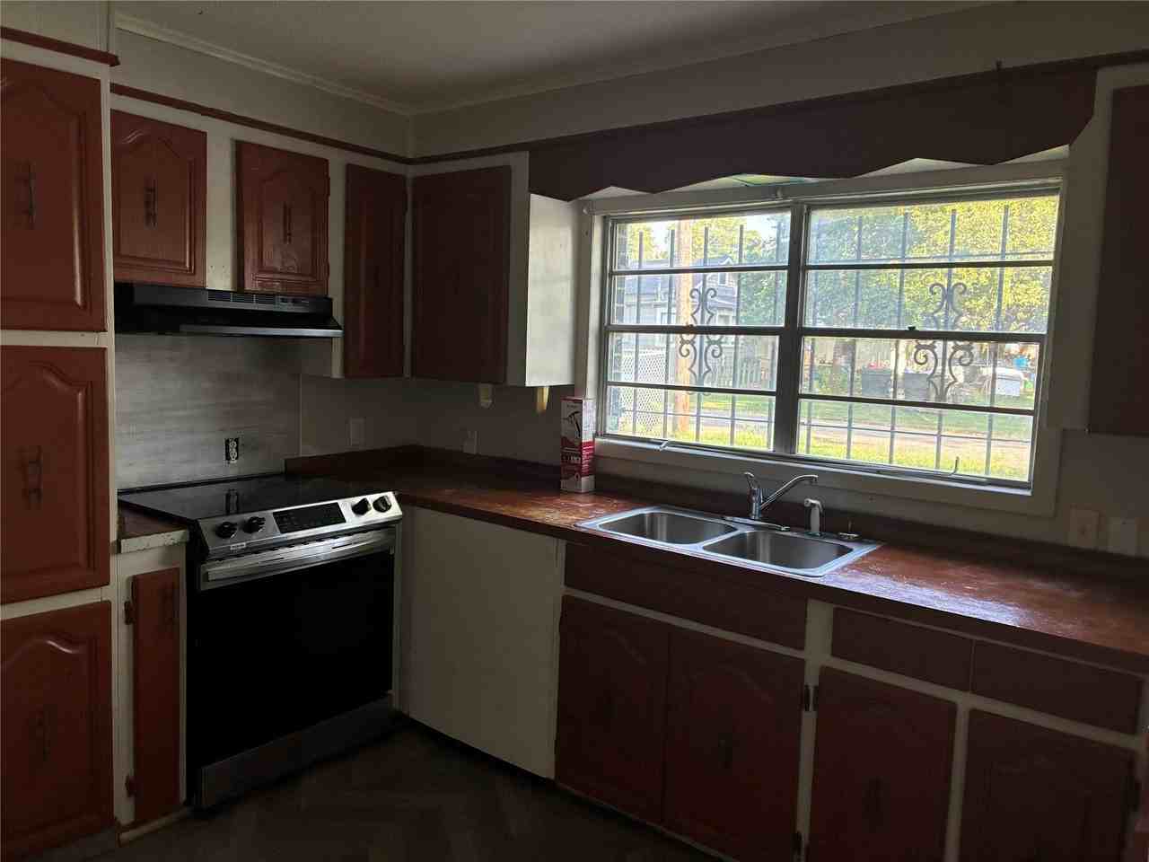 329 Berry St - Photo 6 of 23