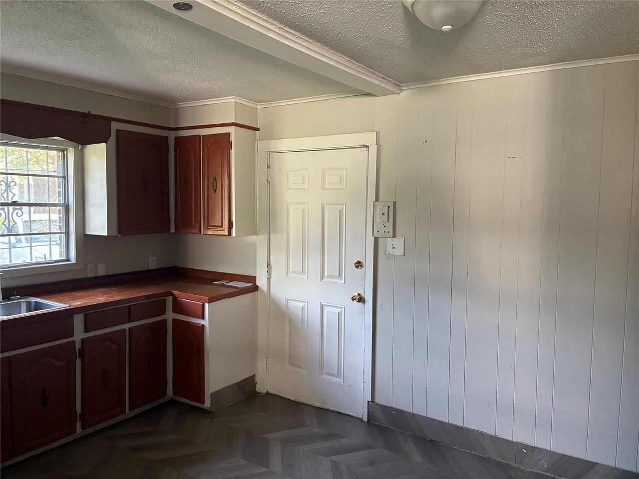 329 Berry St - Photo 7 of 23