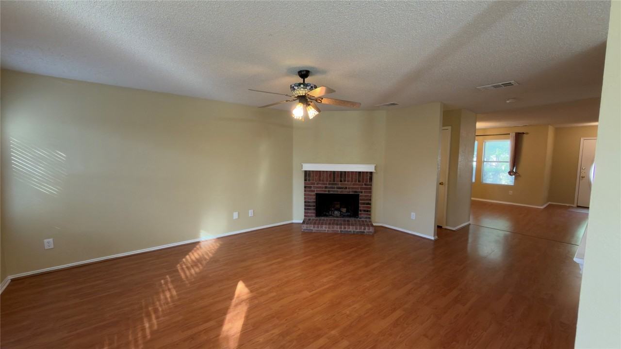 5356 Royal Birkdale Dr - Photo 3 of 19