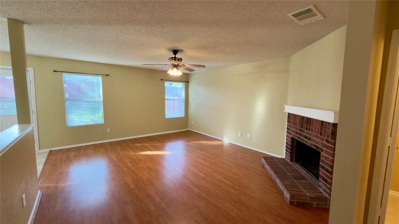 5356 Royal Birkdale Dr - Photo 4 of 19