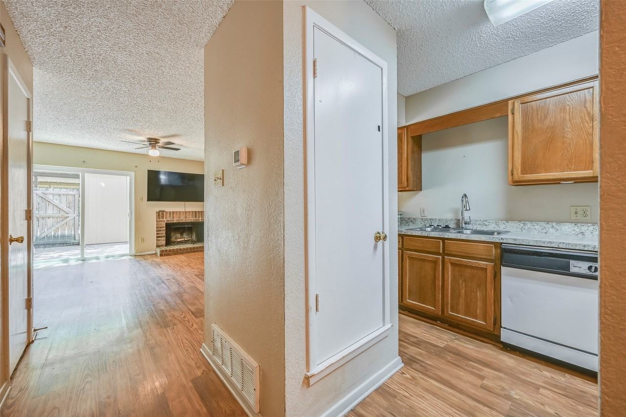 5753 Shadydell Dr - Photo 6 of 21