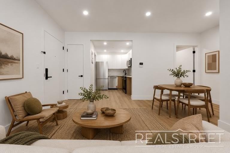 1260 Prospect Pl #1A - Photo 2 of 12
