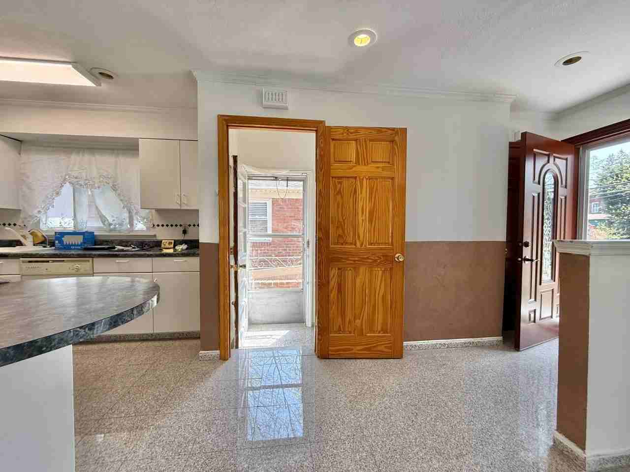 3319 Bell Blvd - Photo 4 of 27