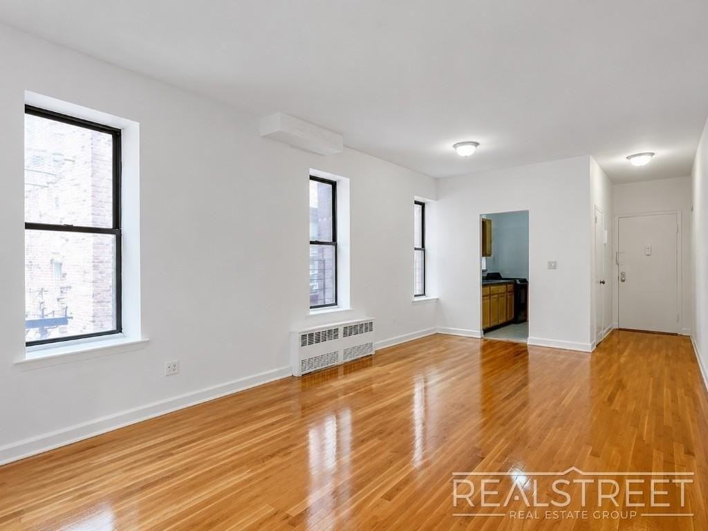 1280 Dean St #2E - Photo 2 of 7
