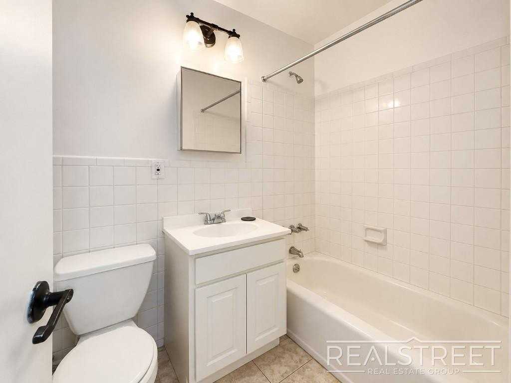 1280 Dean St #2E - Photo 7 of 7