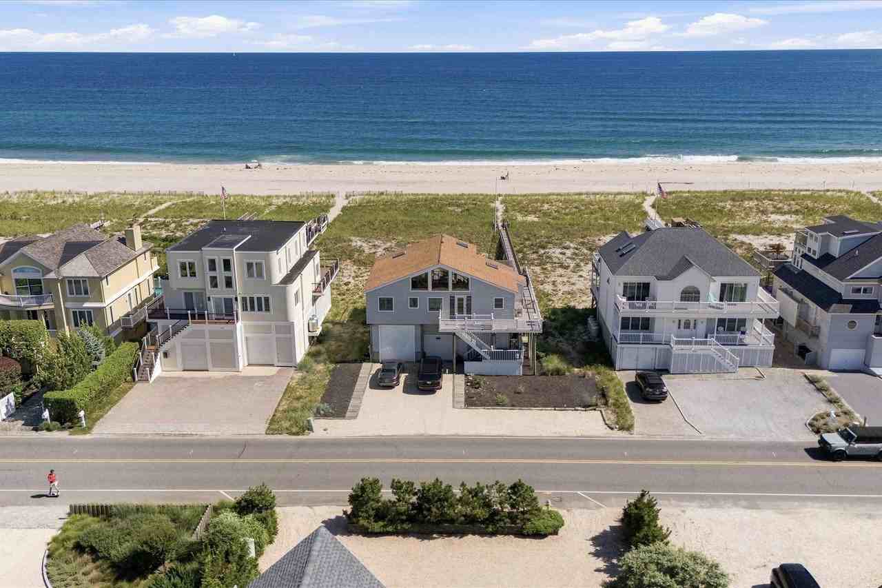 717 Dune Rd