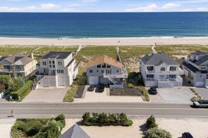 featured image of 717 Dune Rd