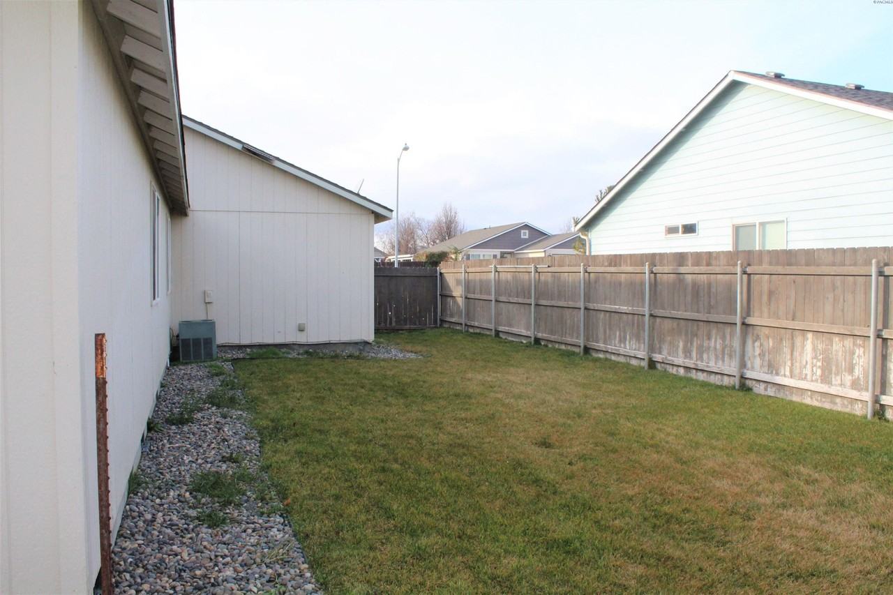 4811 Cleveland Ln - Photo 3 of 12
