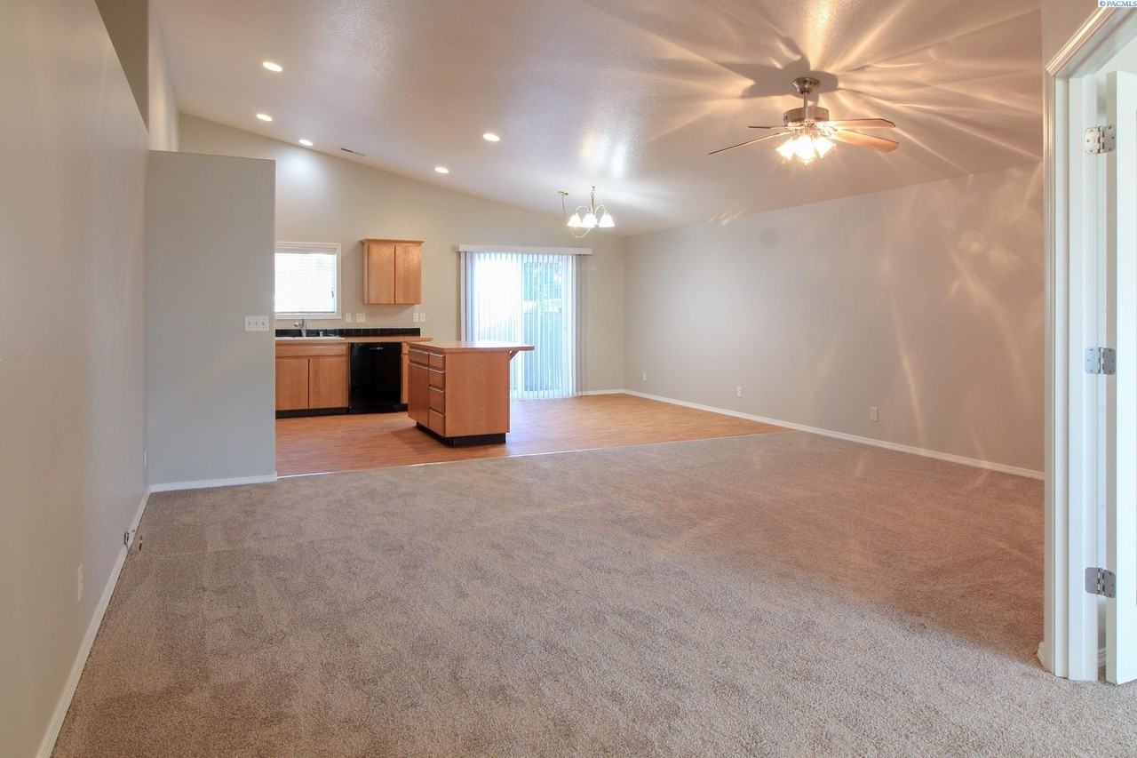 4811 Cleveland Ln - Photo 4 of 12