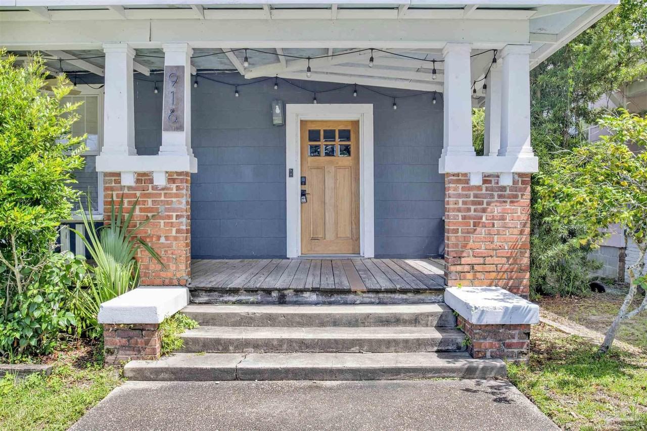916 E Gonzalez St