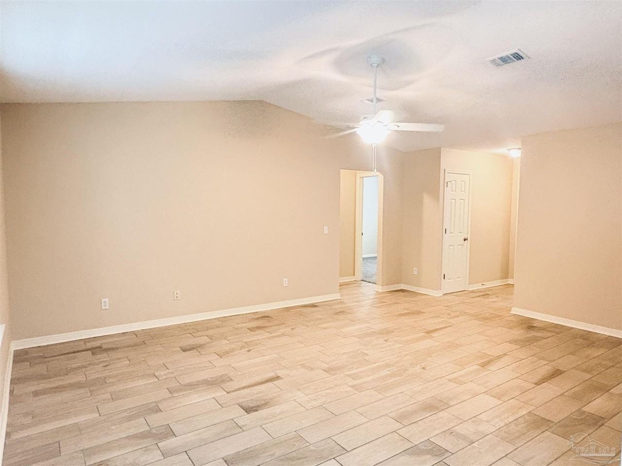 10621 Creek Ridge Dr - Photo 6 of 26