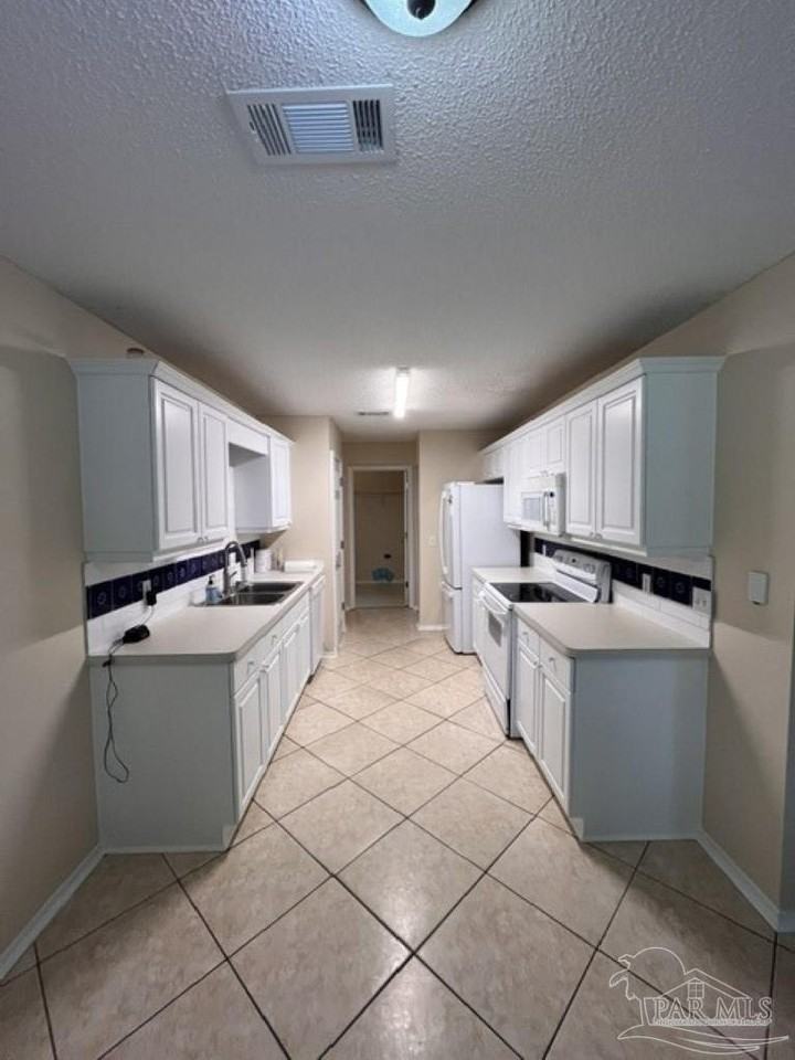 5563 Chantilly Cir - Photo 4 of 18