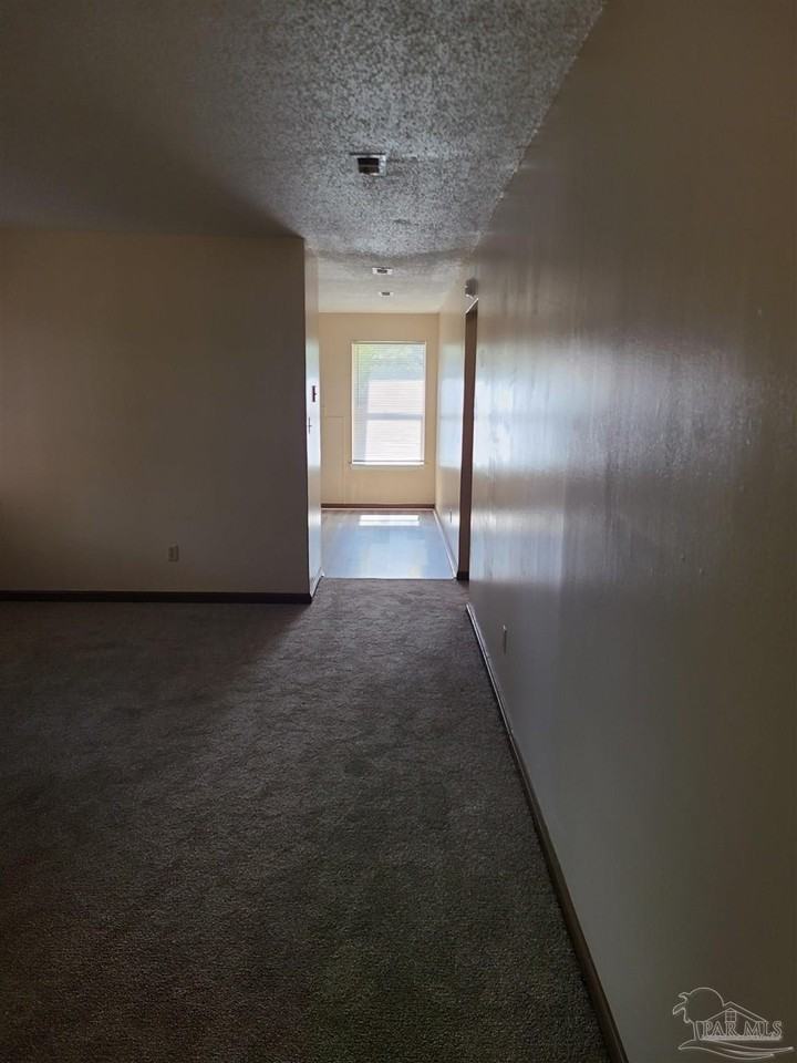 7924 Deborah Dr - Photo 4 of 12