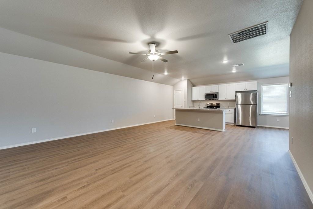 8209 S County Road 1110 - Photo 4 of 25