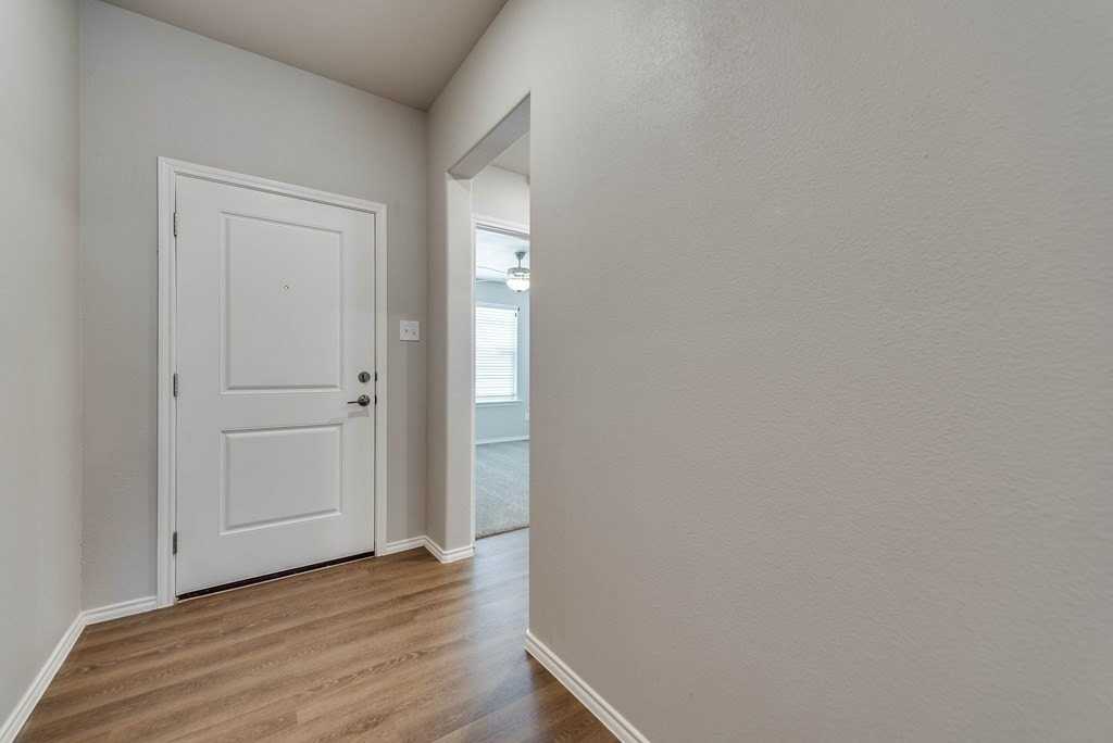 8213 S County Road 1110 - Photo 2 of 29
