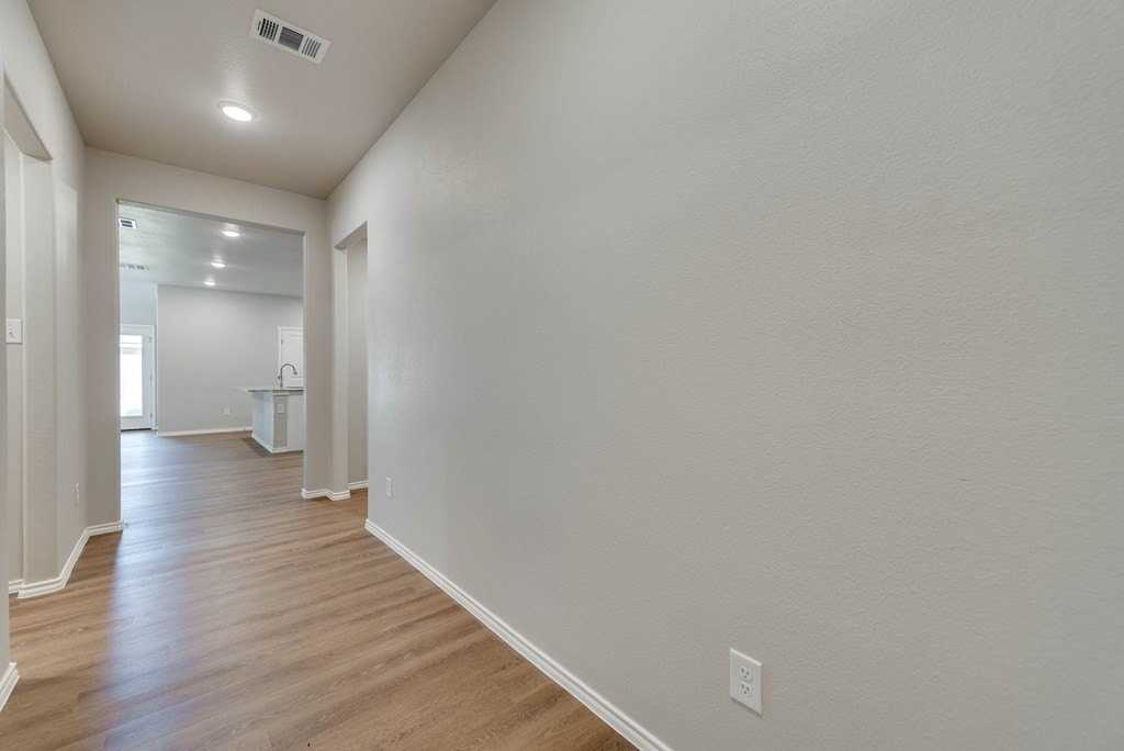 8213 S County Road 1110 - Photo 3 of 29