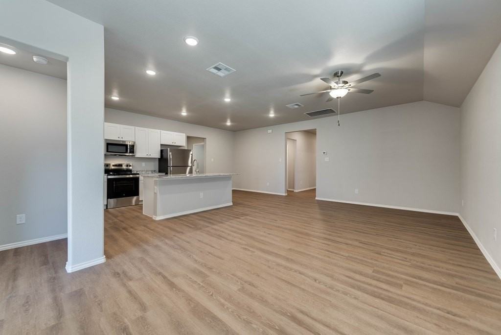 8213 S County Road 1110 - Photo 5 of 29