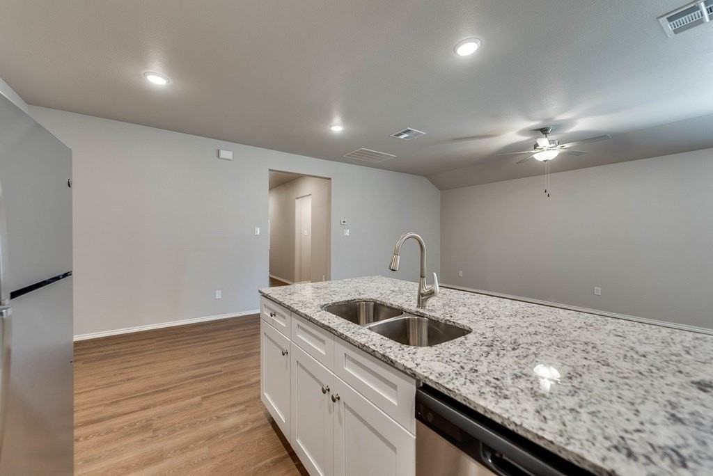 8213 S County Road 1110 - Photo 7 of 29