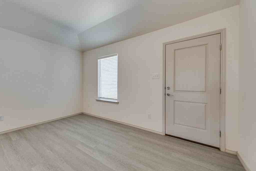 8208 S County Road 1110 - Photo 2 of 26