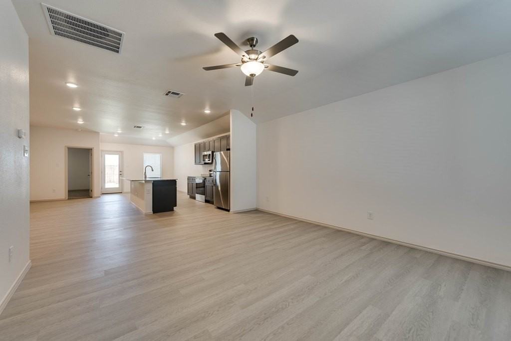 8208 S County Road 1110 - Photo 3 of 26