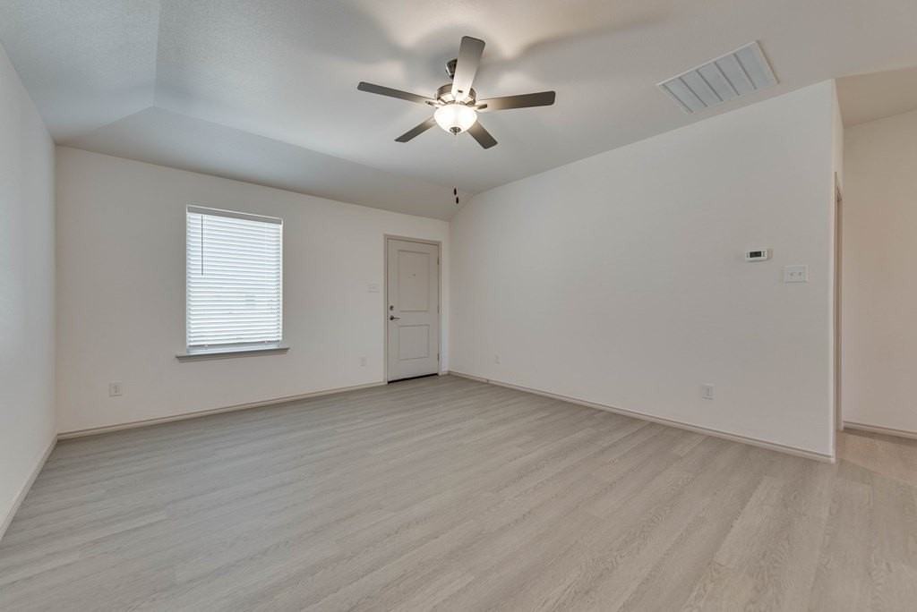 8208 S County Road 1110 - Photo 4 of 26