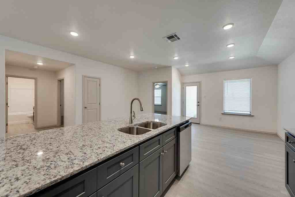 8208 S County Road 1110 - Photo 7 of 26
