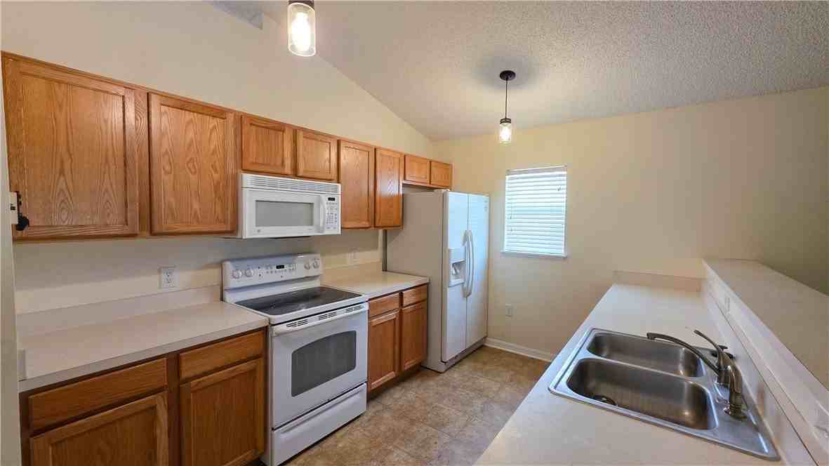 2644 12th Sq Sw - Photo 4 of 25