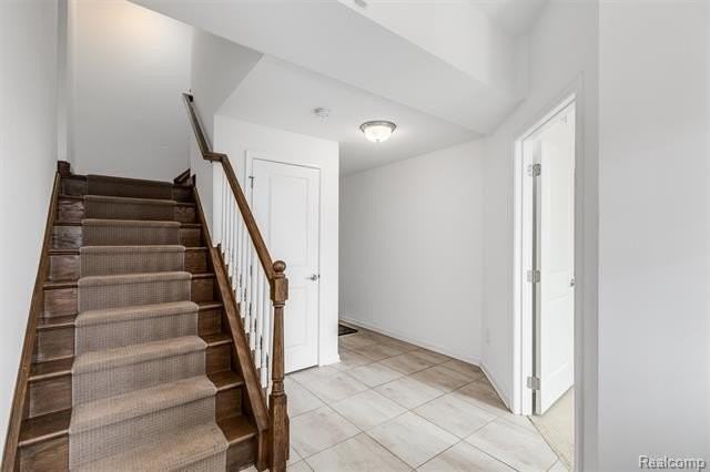 2769 Ashcombe Dr - Photo 4 of 44
